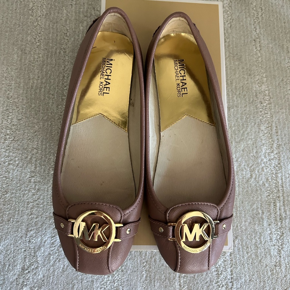 Michael Kors Leather Flats dusty rose color, size 7.5 in VGUC